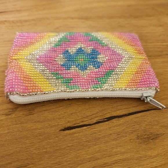 Unique Artisanal Beaded Coin Pouch 4.5x3 - Picture 1 of 3